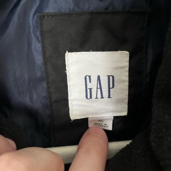 Black Puffer Vest - Picture 2 of 3